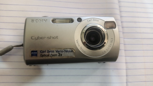 SONY DSC-S40 DIGITAL CAMERA