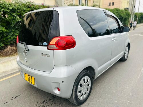 Toyota porte DF