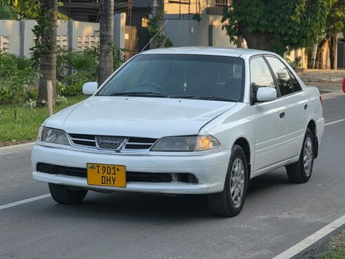 NAUZA TOYOTA CARINA 