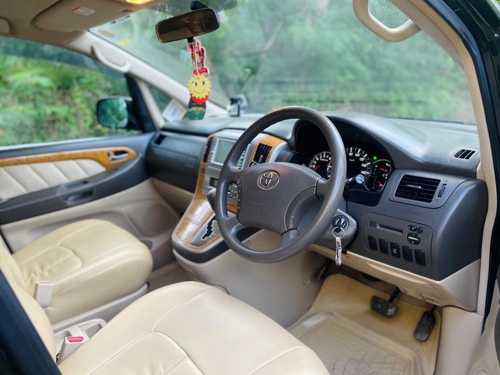 Toyota Alphard DX