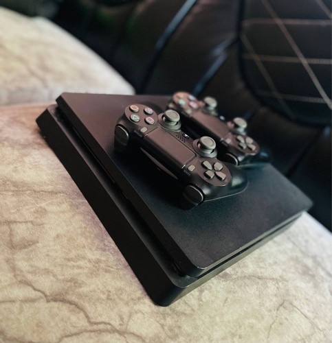 Ps 4 Slim