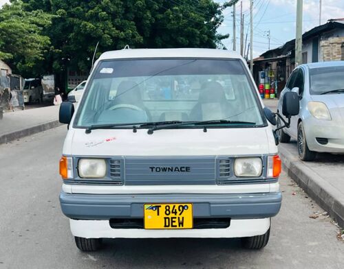 NAUZA TOYOTA LITEHIACE 