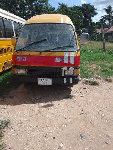Nissan caravan