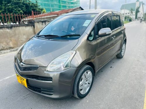 Toyota Ractis 2
