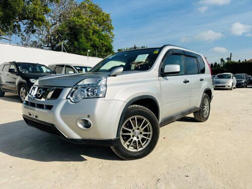 Nissan X-trail S 2013