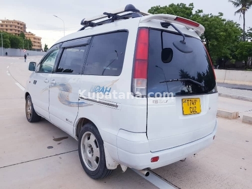 NOAH SR40 NAMBA C KINANDA IPO SOKONI