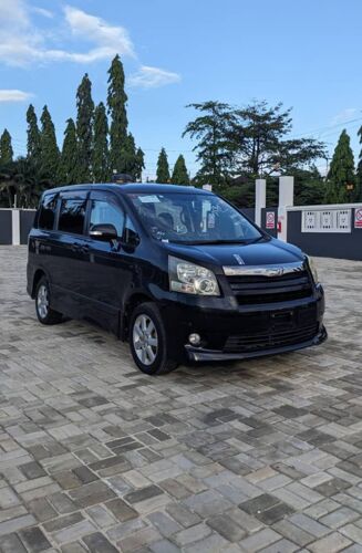 NAUZA TOYOTA NOAH NEW MODEL 