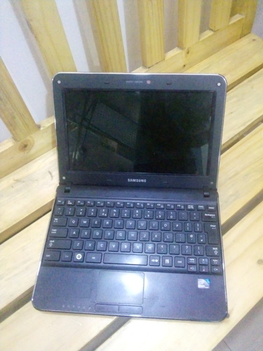 Samsung min laptop computer 