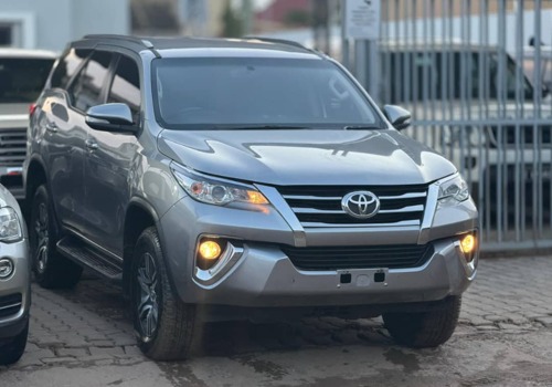 TOYOTA FORTUNER