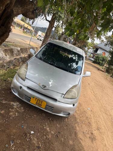 NAUZA TOYOTA FUNCARGO 