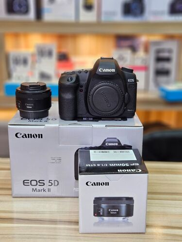 Canon 5d mark ii with 50mm len