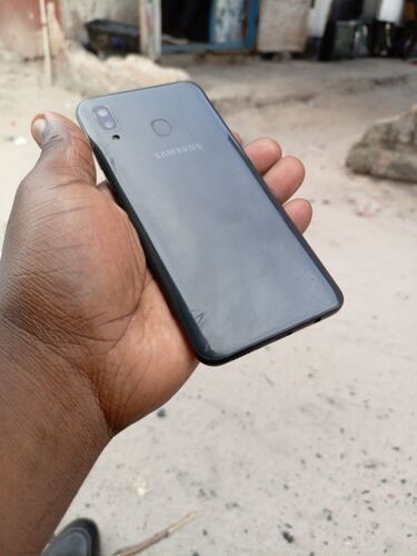 Samsung A20 Iko Poa Sana 
