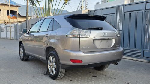 NAUZA TOYOTA HARRIER MPYA 
