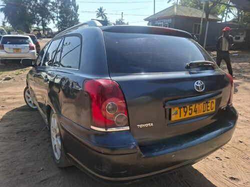 TOYOTA AVISENS