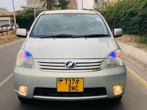 TOYOTA RAUM