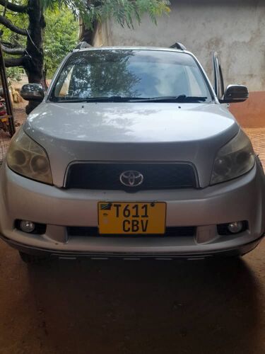 Toyota rush ipo babati