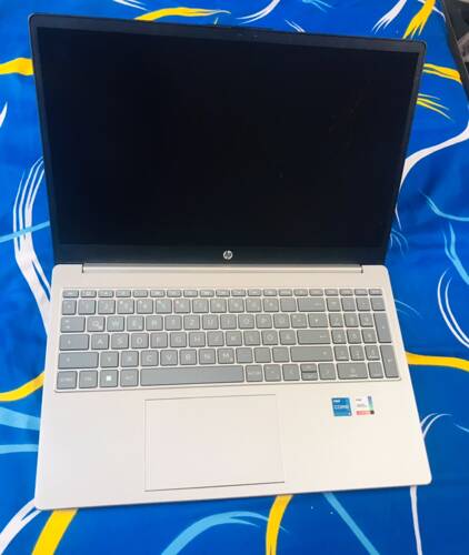 LAPTOP HP 15