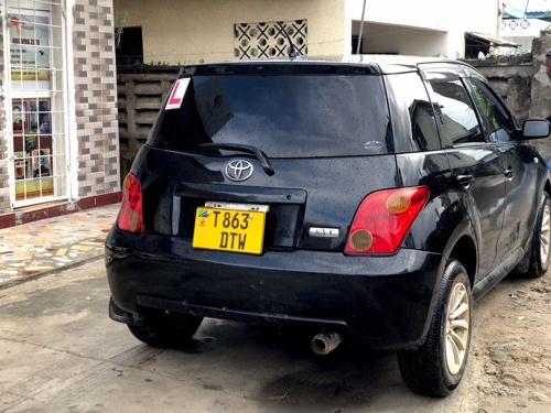 TOYOTA IST