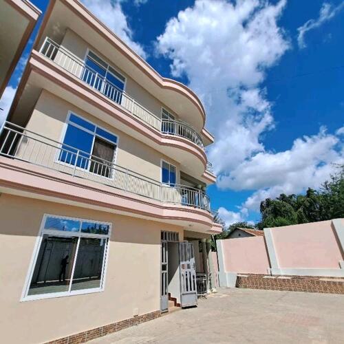 3 bed room apartment for rent at makongo juu