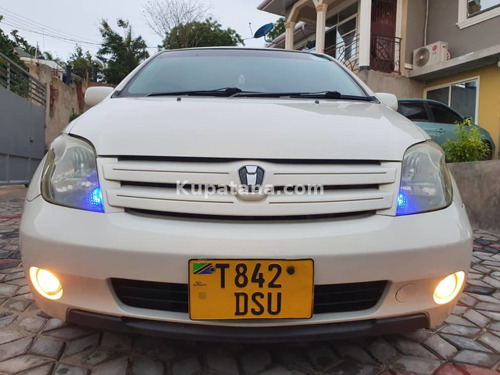 Toyota IST model 2004 (DSU)