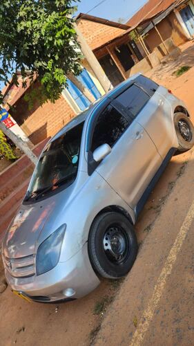 Toyota IST inauzwa 9.5