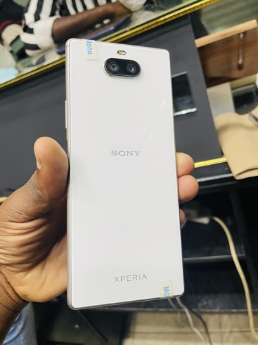 Sony Xperia 8 Used abroad Ram 4| 64gb