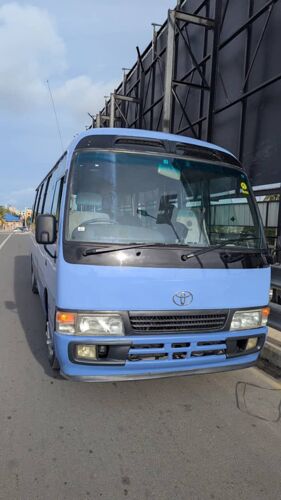 NAUZA TOYOTA COASTER MPYA 