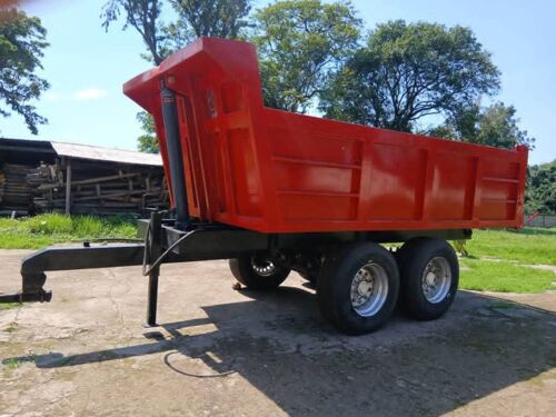 TRACTOR PAMOJA NA TELLA