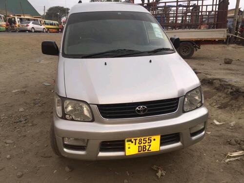 TOYOTA NOAH SR40 NAUZA 7.5M