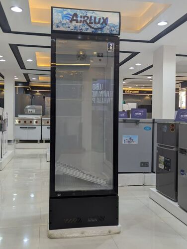 Showcase freezer 380L