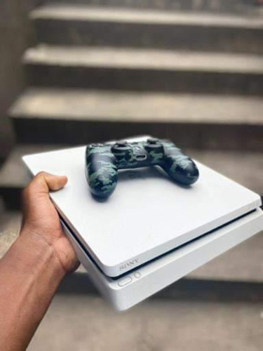 PlayStation 4 Slim
