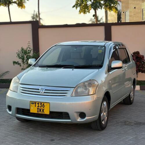 Toyota Raum 