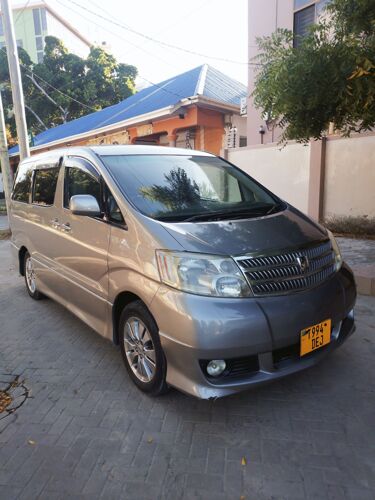 TOYOTA ALPHARD 2004 Golden