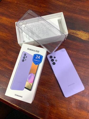 Samsung Galaxy A32 Clean with its BOX ?(original)