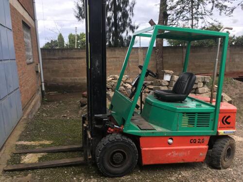 Forklift 2T rental 