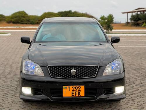 NAUZA TOYOTA CROWN ATHLETE 