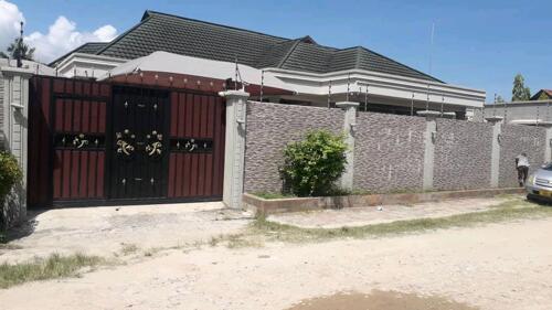 3BEDROOMS STANDALONE HOUSE 4RENT AT MSASANI