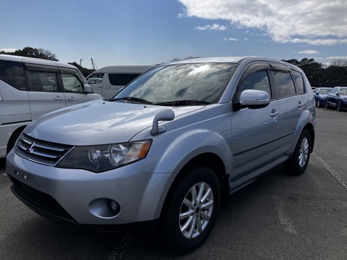 MITSUBISHI : OUTLANDER