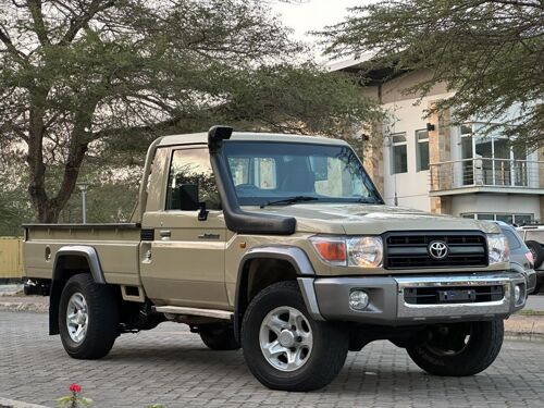 Landcruiser pick up single cab