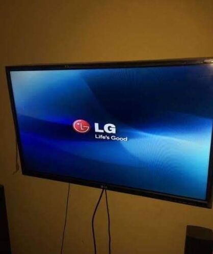 LG TV New 32inch