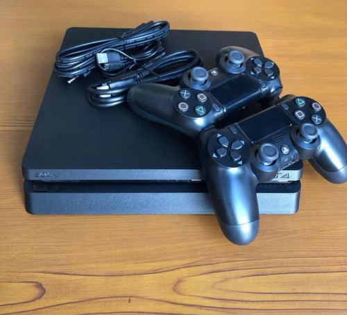 PlayStation 4 SLIM