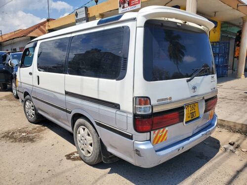 Toyota Hiace Super Custom 