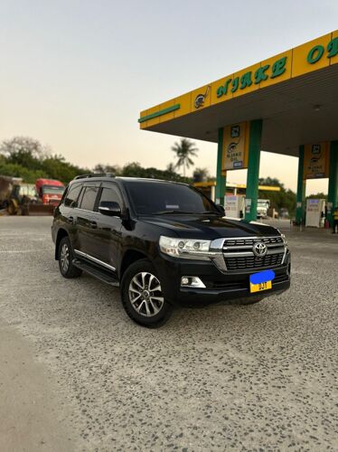 LANDCRUISER V8 GXR 