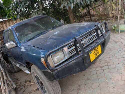 TOYOTA HILUX 2.8 