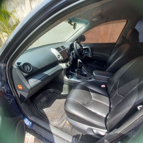 Rav 4 Miss Tz  nzuri sana 