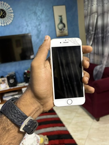Iphone 6 16GB Goes Cheap 70000