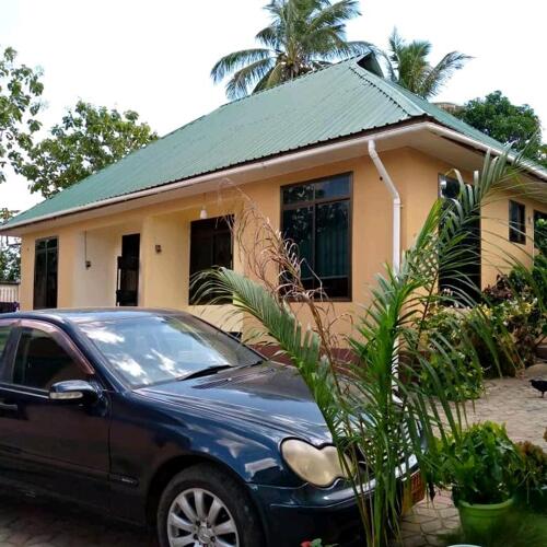 3 bed room house with servant for rent at mbezi makabe