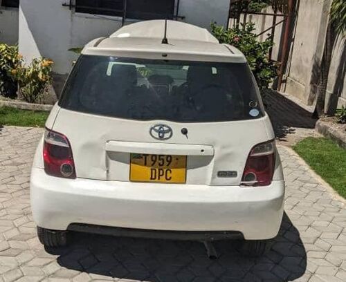 Toyota IST 2005