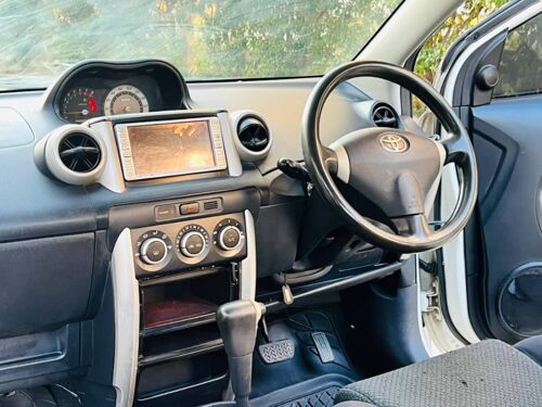 Toyota IST inauzwa 9.8