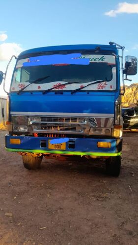 MITSUBISHI FUSO TIPA V8